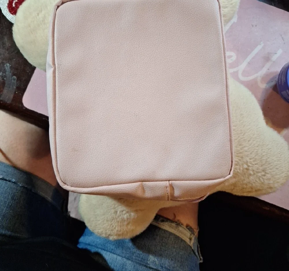 DOLL 10 Pale Pink Clear-Window Cosmetic Case..
